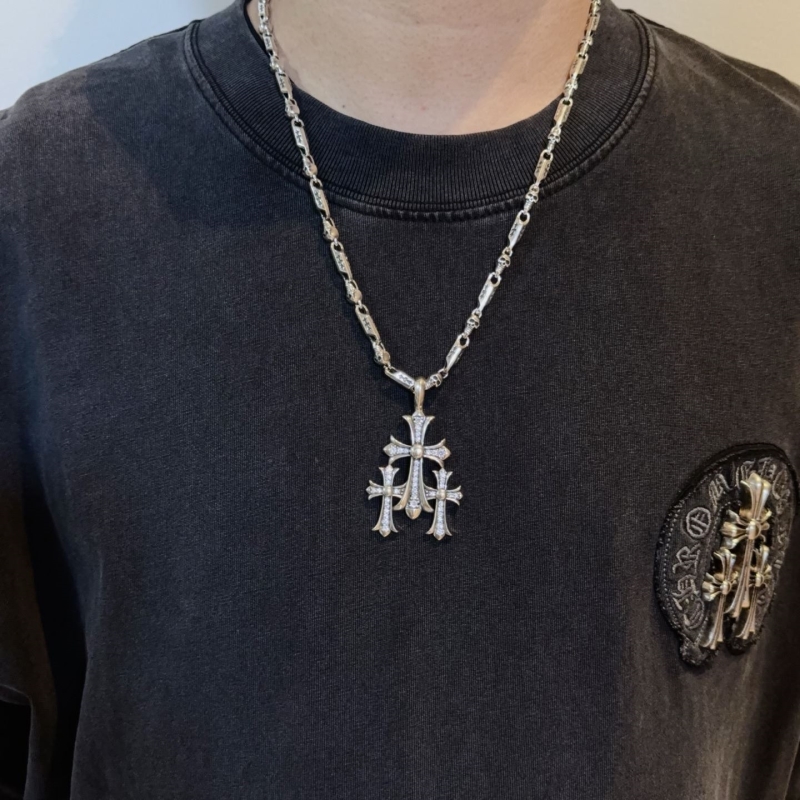 Ch*0me He**ts necklaces